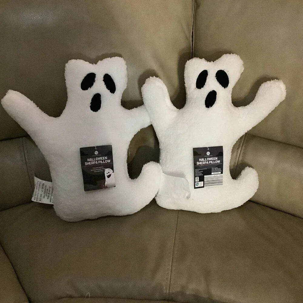 Ghost Shaped Huntington Halloween Set Of 2 Sherpa Cozy Pillows. New With Tags